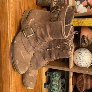 Boutique 9 boots in good shape